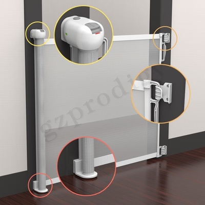 OEM Lichtgewicht Verlengbaar Openlucht Intrekbaar Mesh Pet Gate For Stairs