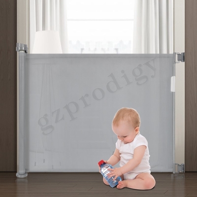 55“ - 118“ Verlengbare Mesh Retractable Baby Gate For Treden van Multiscene
